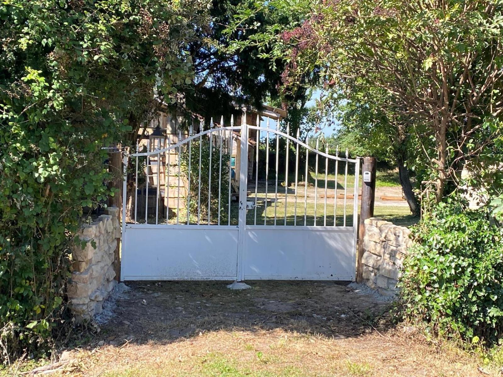 Villa Les Anges Bleus Chavannes-Sur-Reyssouze Exterior foto